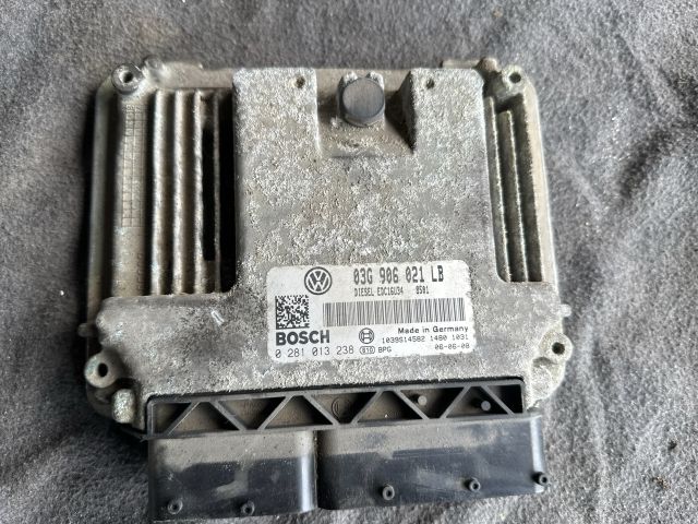 bontott SKODA OCTAVIA II Motorvezérlő