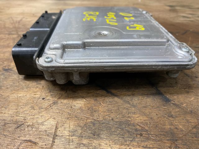 bontott SKODA OCTAVIA II Motorvezérlő