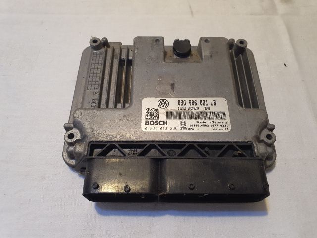 bontott SKODA OCTAVIA II Motorvezérlő