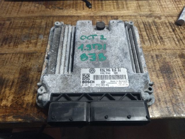 bontott SKODA OCTAVIA II Motorvezérlő