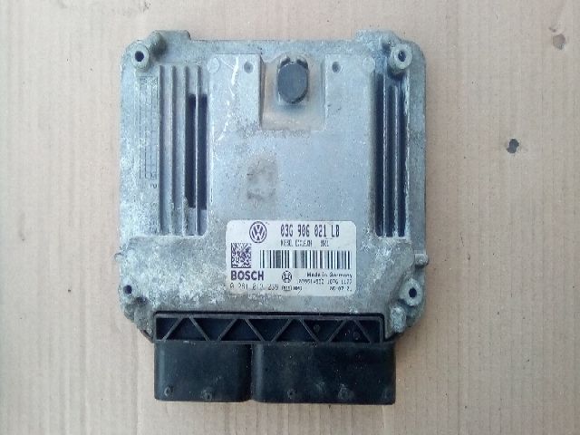 bontott SKODA OCTAVIA II Motorvezérlő