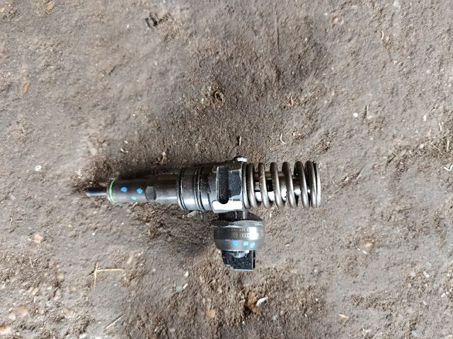 bontott SKODA OCTAVIA II Porlasztó (1 db)