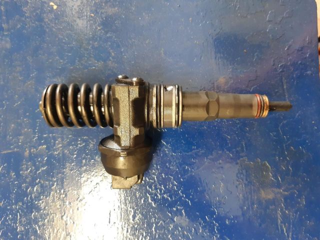 bontott SKODA OCTAVIA II Porlasztó (1 db)