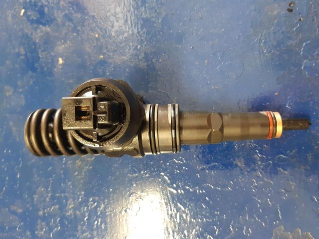 bontott SKODA OCTAVIA II Porlasztó (1 db)