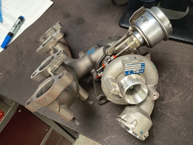 bontott SKODA OCTAVIA II Turbó