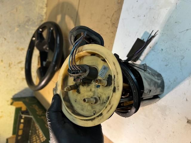 bontott SKODA OCTAVIA II Üzemanyag Szivattyú