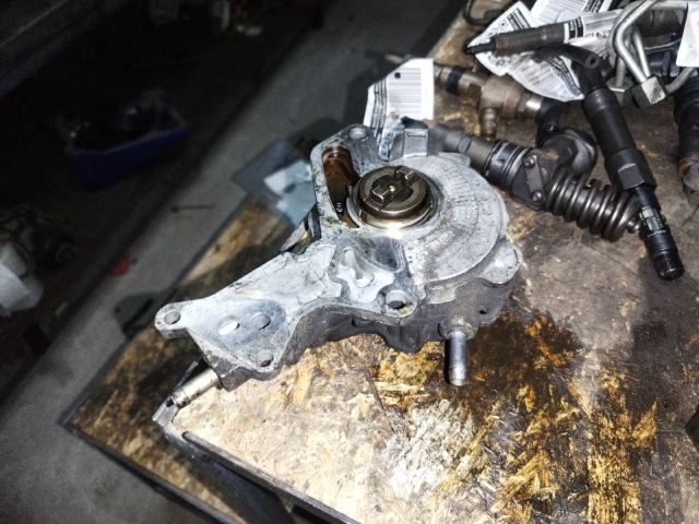 bontott SKODA OCTAVIA II Vákumpumpa