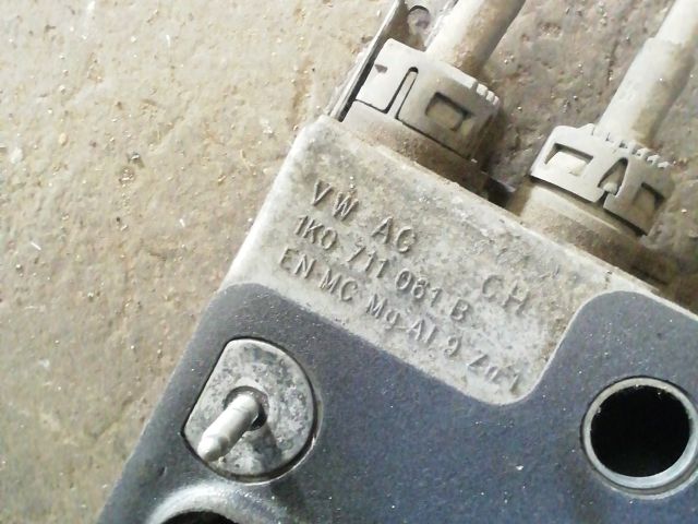 bontott SKODA OCTAVIA II Váltókar (Mechanikus)