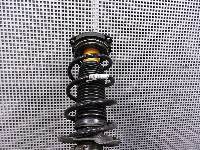 bontott SKODA OCTAVIA II Első Rugó