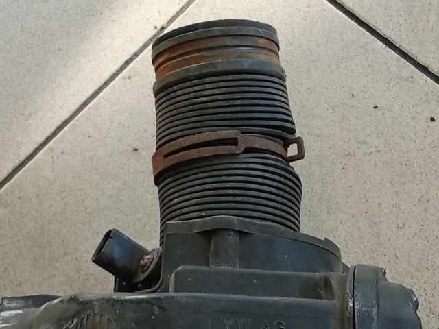 bontott SKODA OCTAVIA II Légszűrő Ház