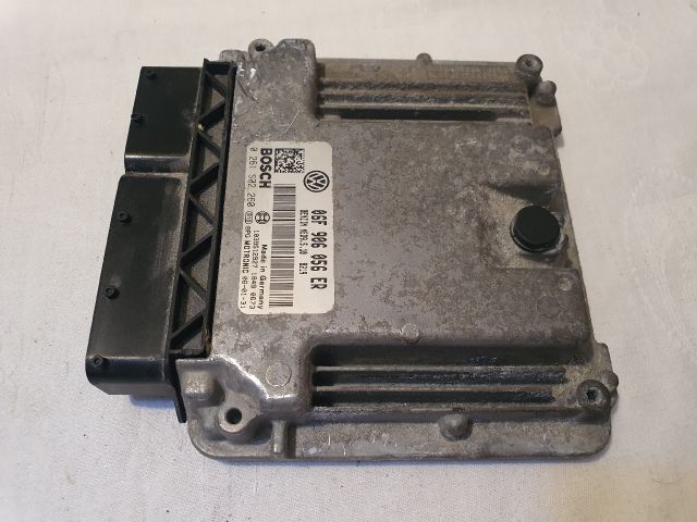 bontott SKODA OCTAVIA II Motorvezérlő