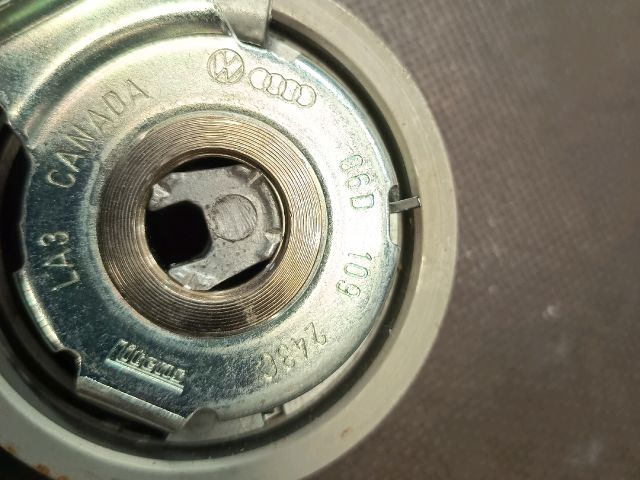 bontott SKODA OCTAVIA II Szíjfeszítő Görgő