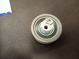 bontott SKODA OCTAVIA II Szíjfeszítő Görgő