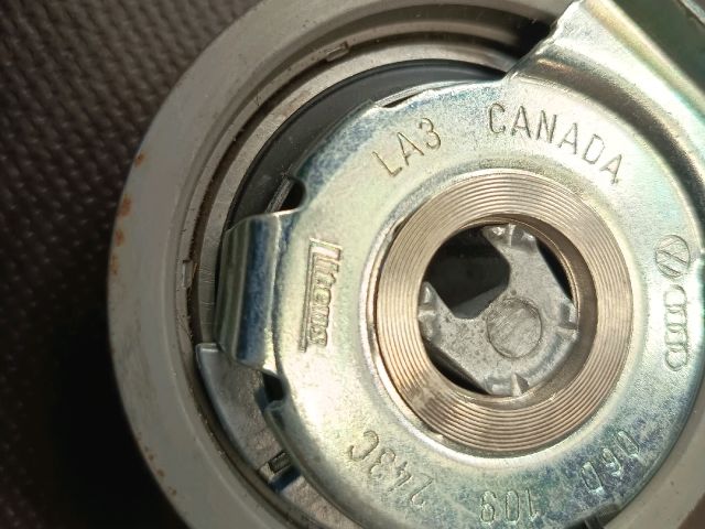 bontott SKODA OCTAVIA II Szíjfeszítő Görgő