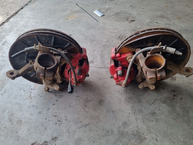 bontott SKODA OCTAVIA II Első Pár Fék Szett (Nyereg, Tárcsa, Betét)