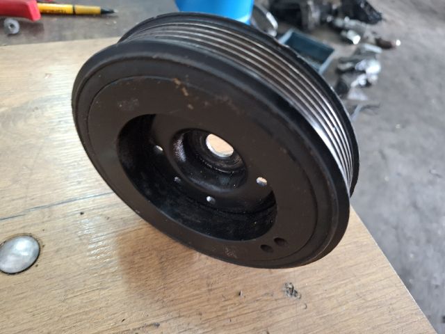 bontott SKODA OCTAVIA II Főtengely Szíjtárcsa