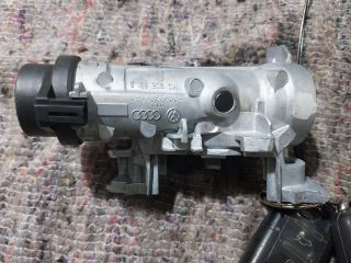 bontott SKODA OCTAVIA II Gyújtáskapcsoló Házzal