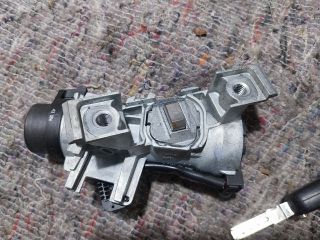 bontott SKODA OCTAVIA II Gyújtáskapcsoló Házzal