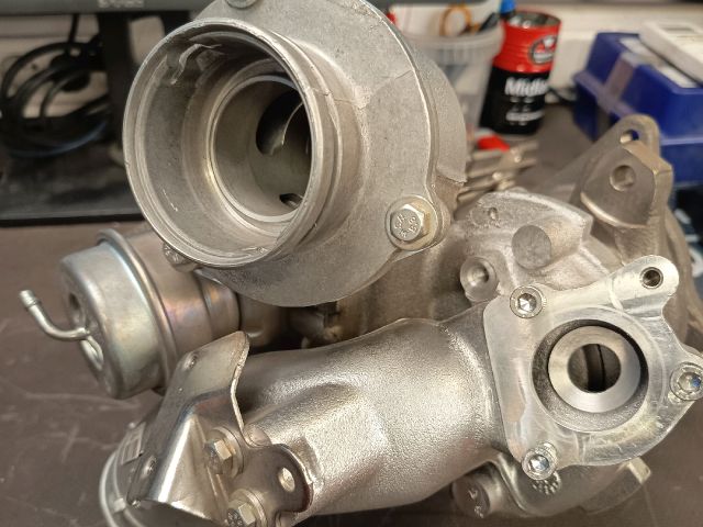 bontott SKODA OCTAVIA II Turbó