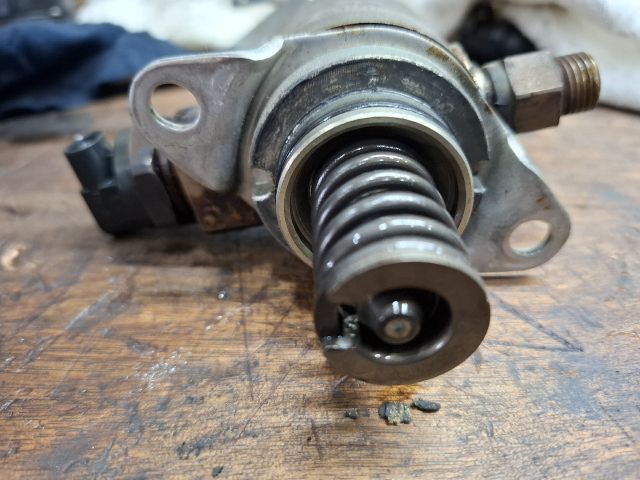 bontott SKODA OCTAVIA II Üzemanyag Szivattyú