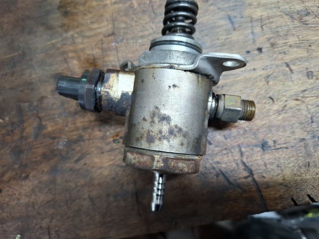 bontott SKODA OCTAVIA II Üzemanyag Szivattyú