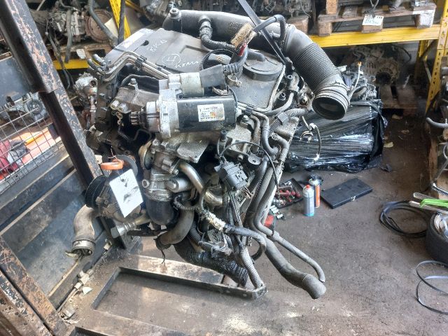 bontott SKODA OCTAVIA II Komplett Motor (Segédberendezésekkel)