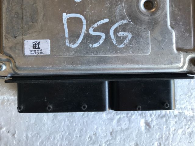 bontott SKODA OCTAVIA II Motorvezérlő