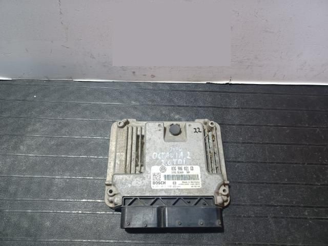 bontott SKODA OCTAVIA II Motorvezérlő