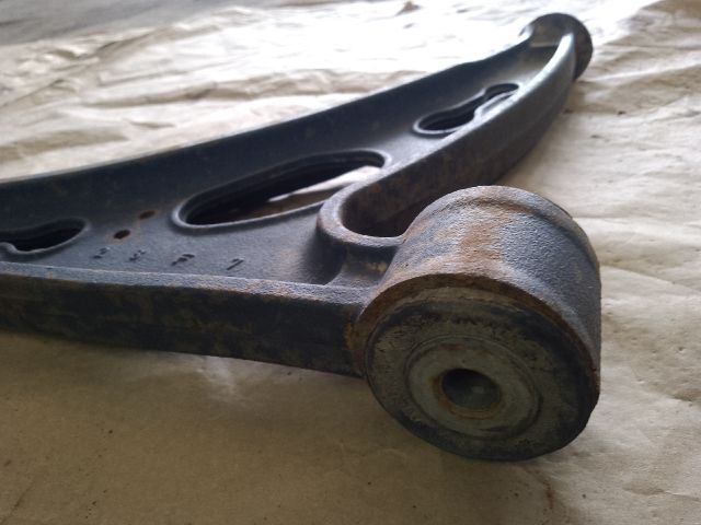 bontott SKODA OCTAVIA II Bal első Lengőkar