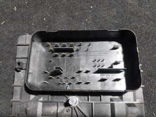 bontott SKODA OCTAVIA II Biztosítéktábla Motortér