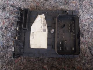 bontott SKODA OCTAVIA II Biztosítéktábla Motortér