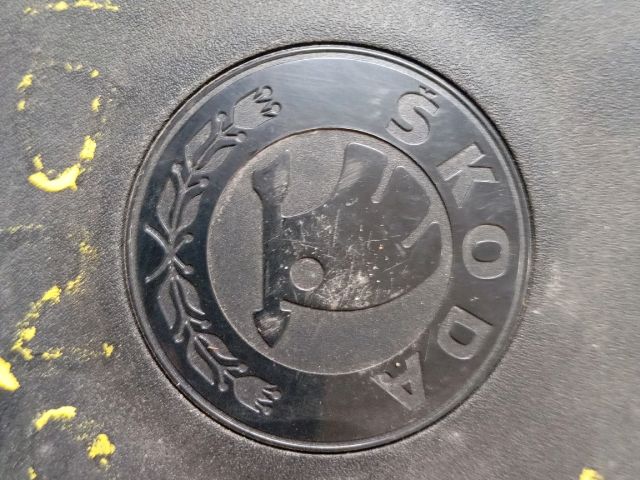 bontott SKODA OCTAVIA II Felső Motorburkolat
