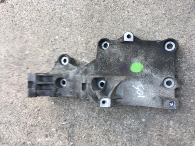 bontott SKODA OCTAVIA II Generátor Tartó Bak