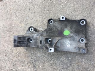 bontott SKODA OCTAVIA II Generátor Tartó Bak