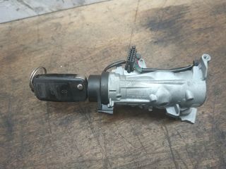 bontott SKODA OCTAVIA II Gyújtáskapcsoló Házzal