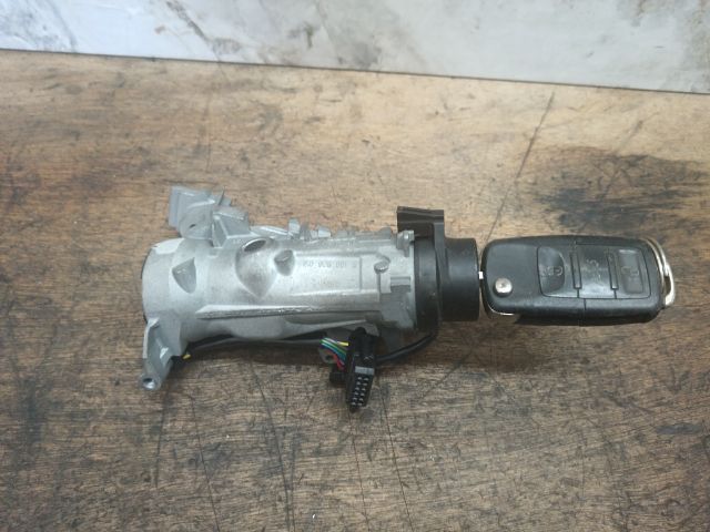 bontott SKODA OCTAVIA II Gyújtáskapcsoló Házzal