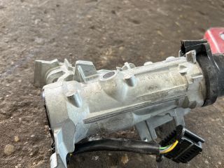 bontott SKODA OCTAVIA II Gyújtáskapcsoló Házzal