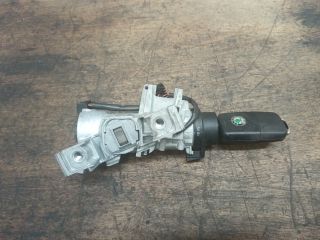 bontott SKODA OCTAVIA II Gyújtáskapcsoló Házzal