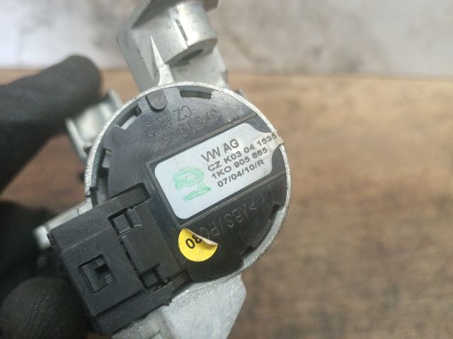 bontott SKODA OCTAVIA II Gyújtáskapcsoló Házzal