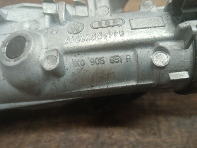 bontott SKODA OCTAVIA II Gyújtáskapcsoló Házzal