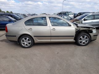 bontott SKODA OCTAVIA II Jobb első Féknyereg Munkahengerrel