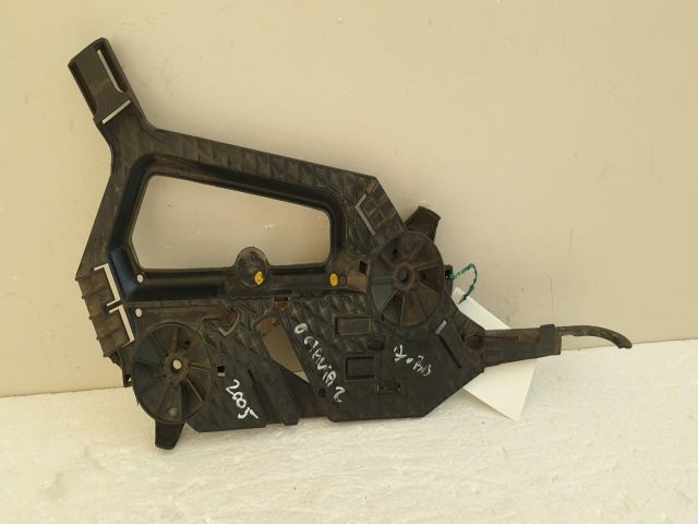 bontott SKODA OCTAVIA II Jobb Fényszóró