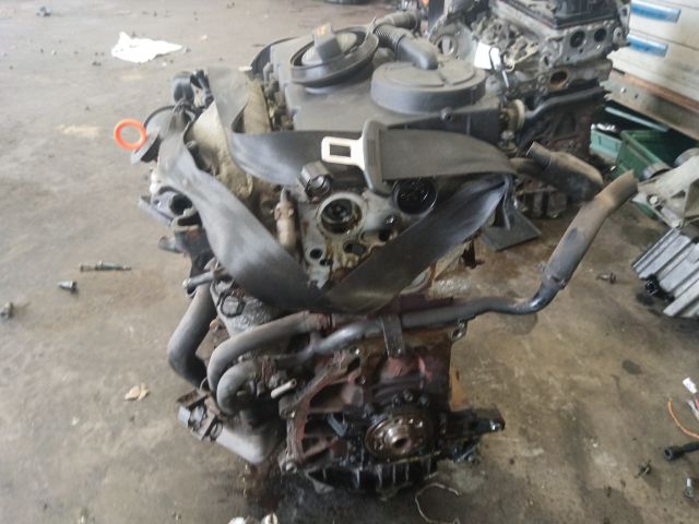 bontott SKODA OCTAVIA II Motor (Fűzött blokk hengerfejjel)