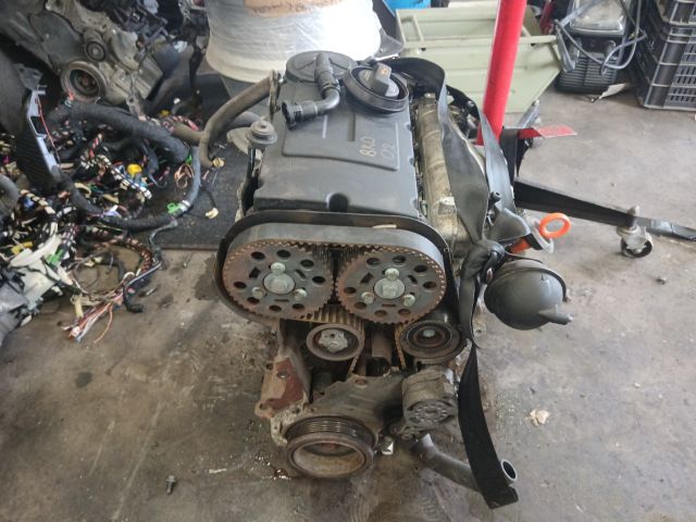 bontott SKODA OCTAVIA II Motor (Fűzött blokk hengerfejjel)