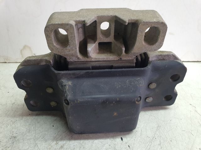 bontott SKODA OCTAVIA II Motor Tartó Bak (Fém)