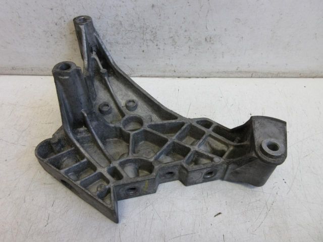 bontott SKODA OCTAVIA II Motor Tartó Bak (Fém)