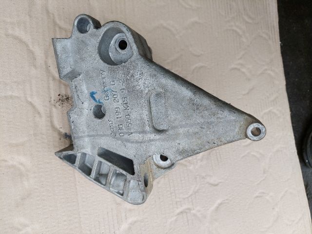 bontott SKODA OCTAVIA II Motor Tartó Bak (Fém)