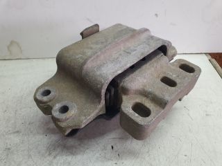 bontott SKODA OCTAVIA II Motor Tartó Bak (Fém)