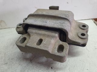 bontott SKODA OCTAVIA II Motor Tartó Bak (Fém)