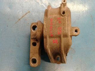 bontott SKODA OCTAVIA II Motor Tartó Bak (Fém)